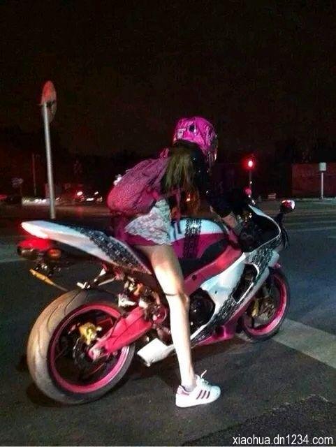 每日搞笑囧图(8月17日)就喜欢这样专业的COSPLAY！